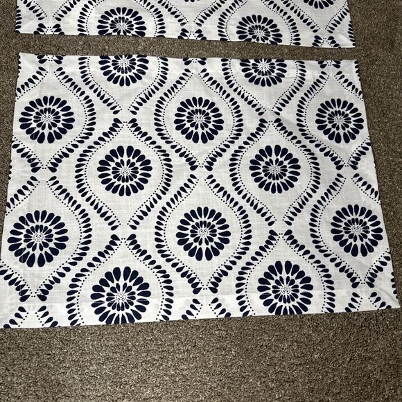 Crate & Barrel Kiran Indigo Medallion Placemat Set of 6 Blue White Cotton 14x19" - Picture 5 of 9